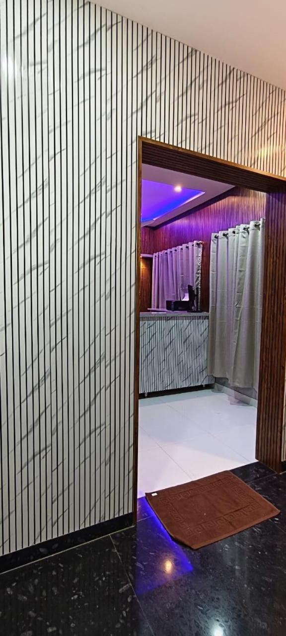 V R S Luxury Ac Dormitory Mysore Exterior photo